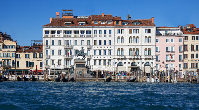 Discover the Hidden Gems of Venice Londra Palace Venezia_facade