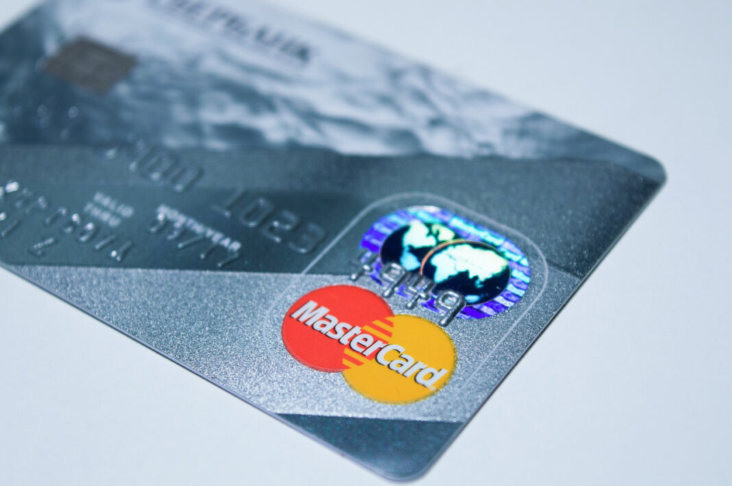 Mastercard to use for shopping. Photo by Alina Kuptsova from pixabay