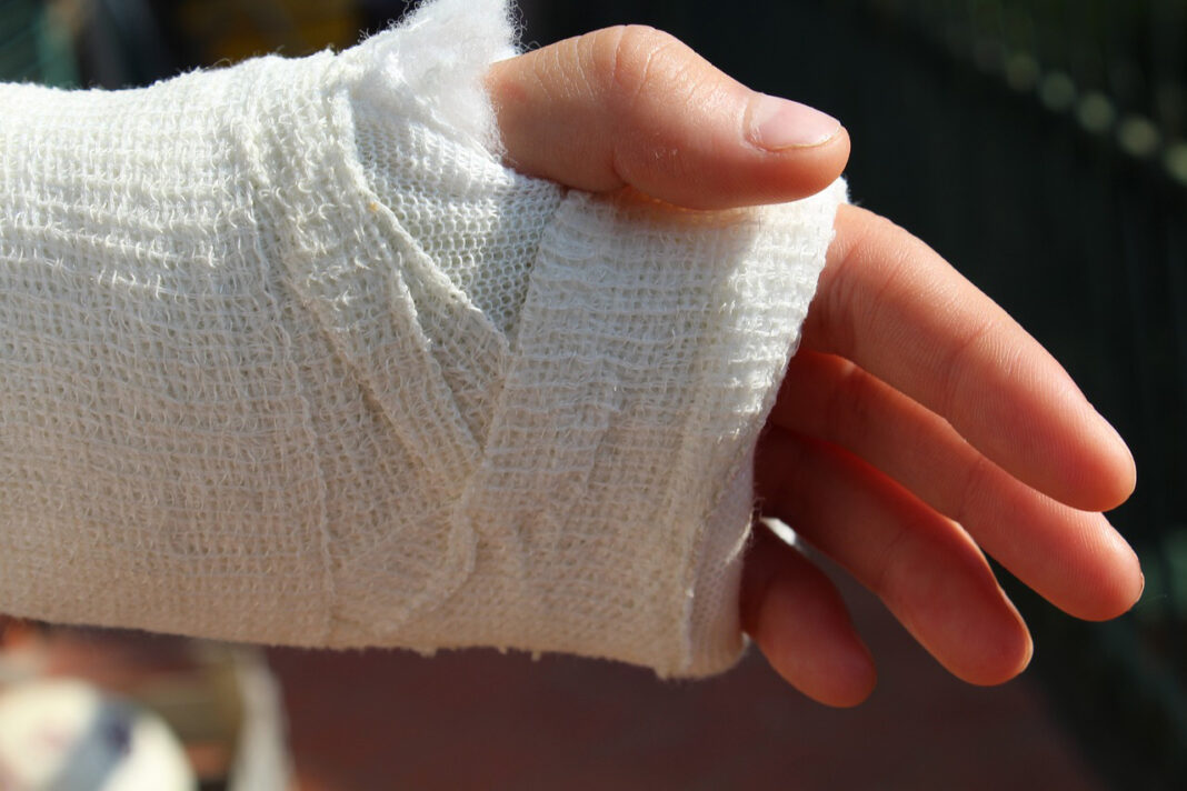 Orthopedics after a post-operative recovery. Photo by Stefano Ferrario from pixabay