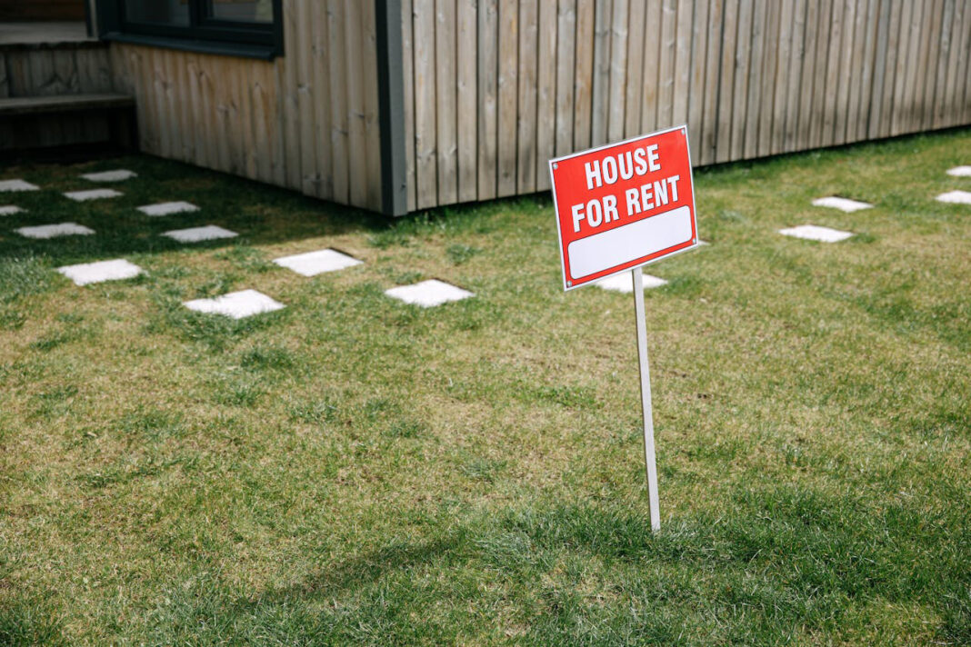 Renting out your home. Photo by Ivan Samkov by pexels