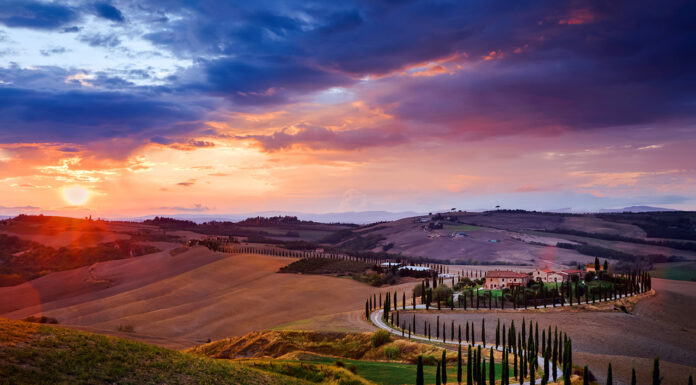 Seasonal Splendor: Best Times for Tuscany Vacation Packages Throughout the Year Beautiful Tuscan house and lanscape in autumn