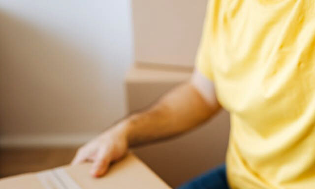 Moving to Another Place: 6 Tips on Planning the Logistics Moving and relocating. Photo via pexels-karolina-grabowska-4506248