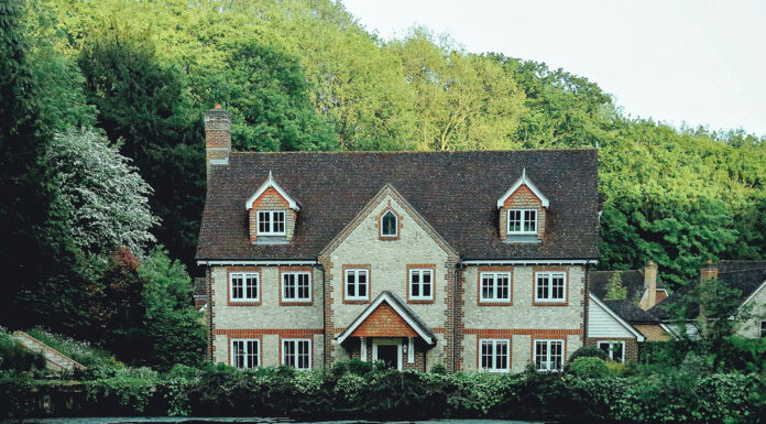 Why More Property Buyers are Opting for Quick Cash Sales Property Buyers. Photo by Evelyn Paris via unsplash