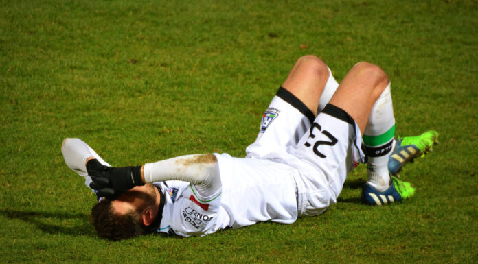 When to Seek Professional Help for a Sports Injury Sports injuries while playing a sport. Photo by Ben Kerckx from pixabay