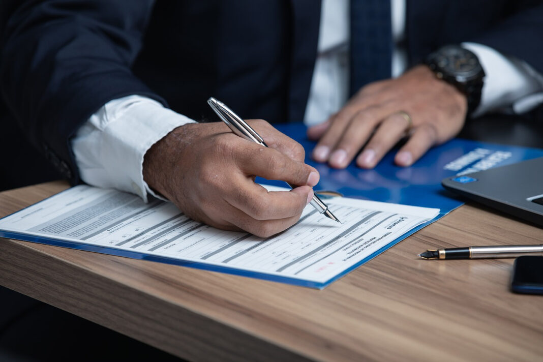 hiring a good lawyer for your injury. Photo by Leandro Aguilar from pixabay