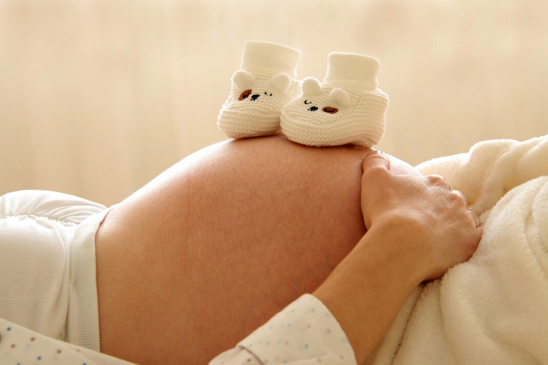 scupturing your body after pregnancy. Photo by Marjon Besteman from pixabay