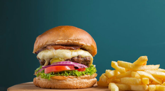 Top 10 Best Fast-Food Restaurants to Visit Fast Food restaurants. Photo by Daniel Reche via pexels