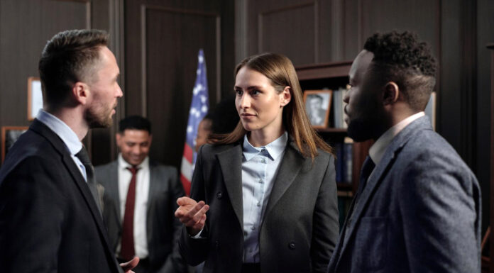 What Are the Benefits of Hiring a Lawyer After an Accident? Hiring a lawyer after a car accident. Photo by August de Richelieu via pexels