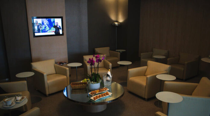 Fly in Comfort: The Top 5 Tips for a Luxurious Airport Experience Luxurious Airport Experiences. photo by Connor Danylenko via pexels