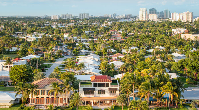 5 Key Steps to Kickstart Your Career in Luxury Real Estate Luxury waterfont homes near the intracoastal waterway of Fort La