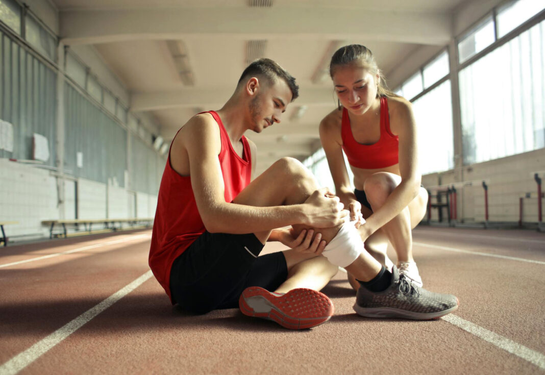 Sports Injury recovery. Photo by Andrea Piacquadio via pexels