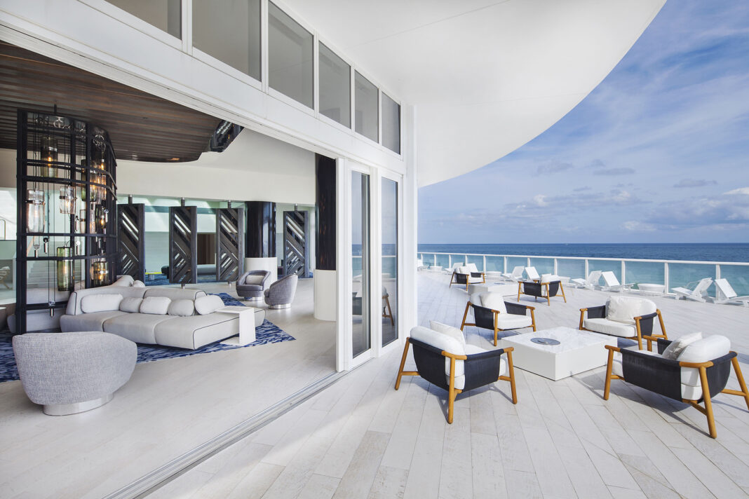 W Fort Lauderdale - Living Room Terrace