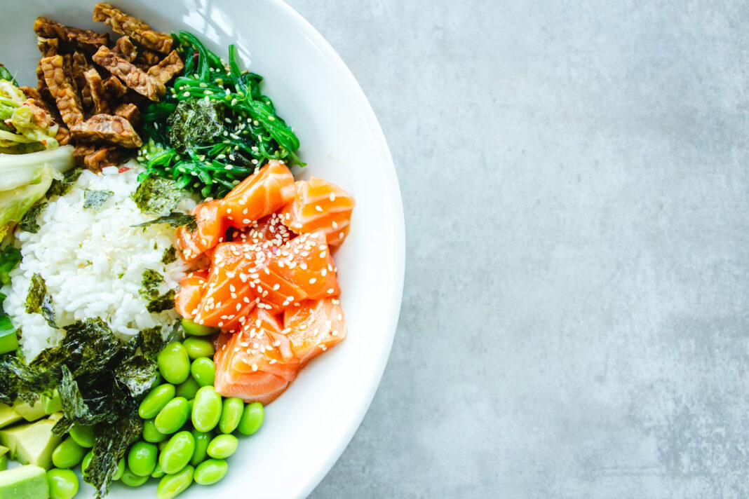 Intermittent fasting. Photo by Louis Hansel via unsplash