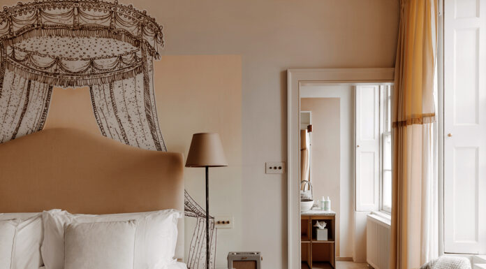 No. 15, Luxury Accommodations in Bath Pulteney Room at No. 15 Hotel in Bath