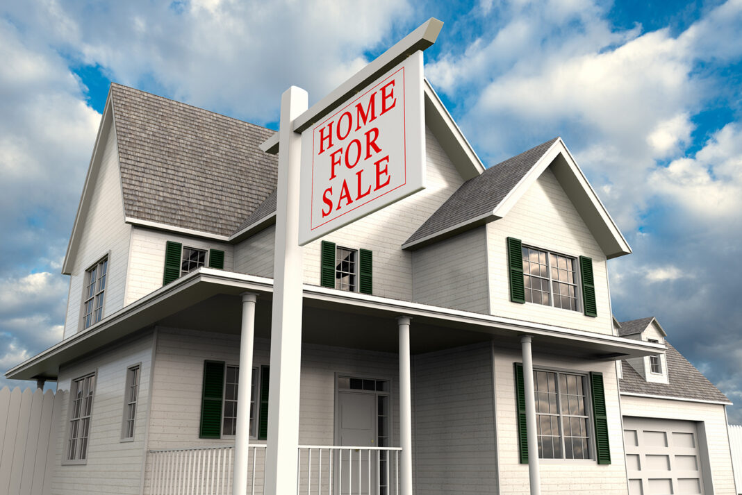 Selling your home during the holidays. Photo by Jose Luis Stephens via adobe