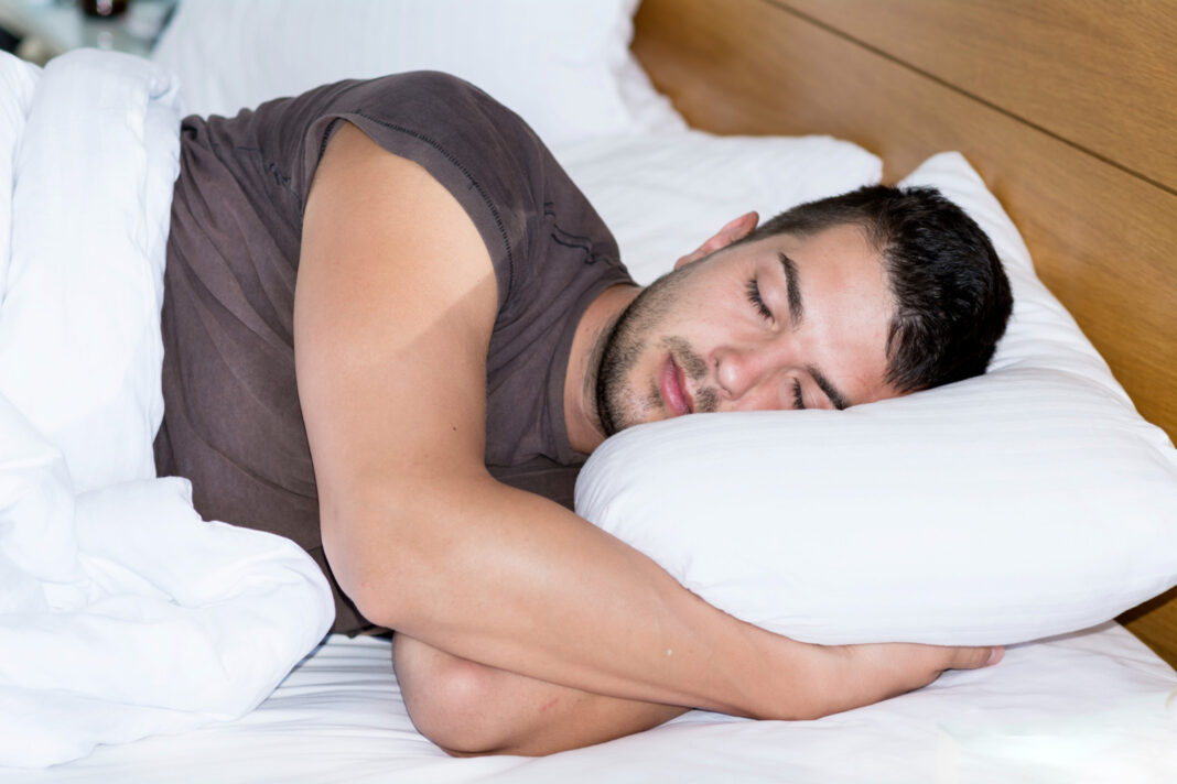 Sleep apnea and restless leg syndrome. Photo by freepik