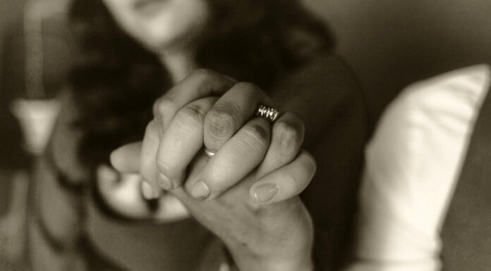 Supporting a Spouse Through Alcohol Recovery: What You Need to Know supporting your spouse through Alcohol recovery. Photo by Andrea Roman via pexels