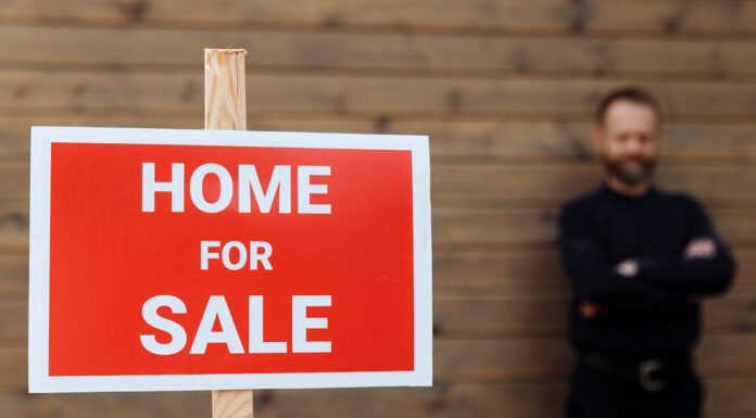 Spotting the Red Flags: How to Avoid Scams in the Cash Home Buyer Market Cash Home Buyer Market. Photo by Thirdman via pexels