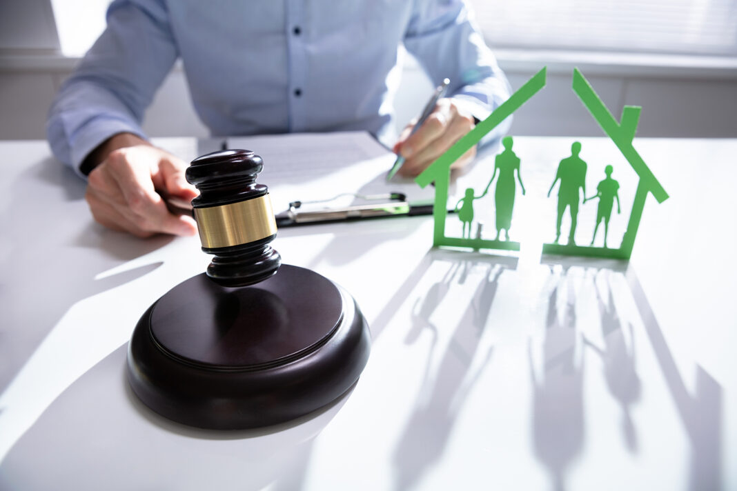 Divorce lawyer. Photo via adobe