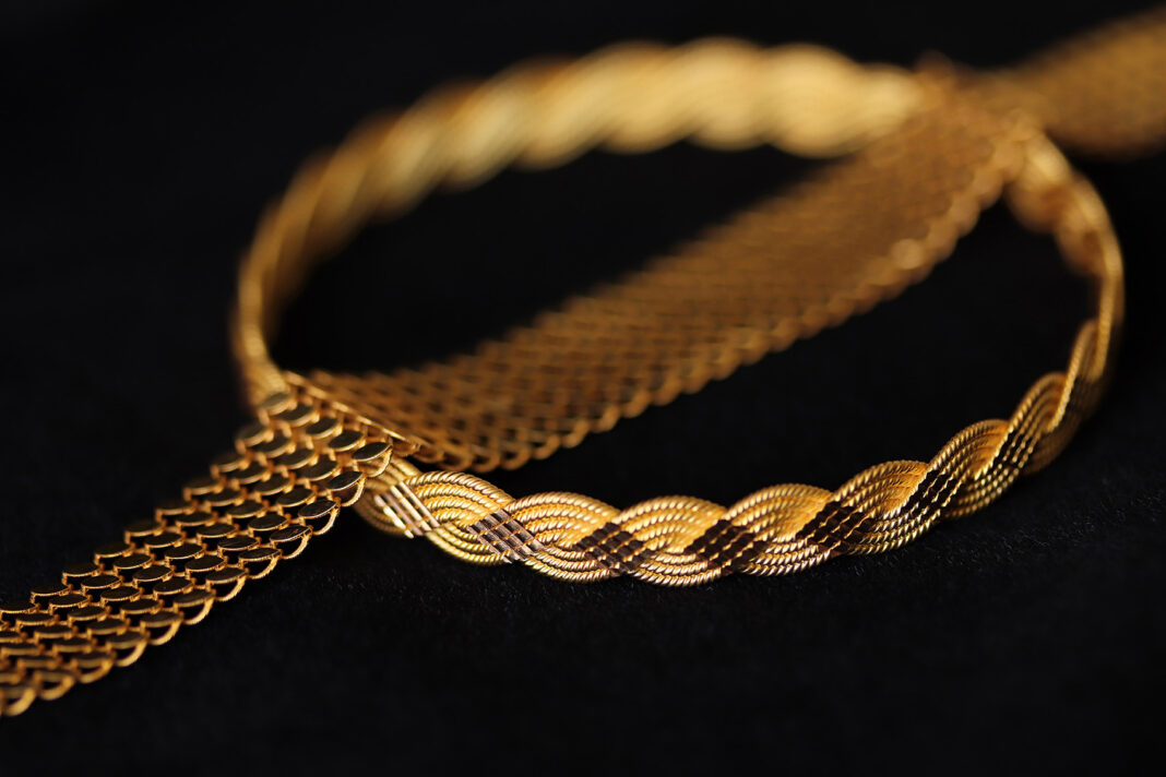 Gold bracelet. Photo by Kybele via adobe