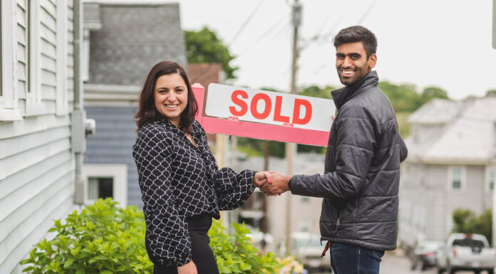 Tips for Selling Your Home to Cash Buyers While Navigating Tenant Challenges Tips for selling to home cash buyers. Photo by RDNE Stock project via pexel