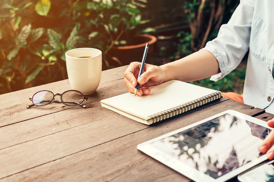 Writing Tips for students and entrepreneurs. Photo by tortoon via adobe