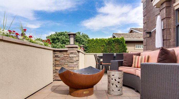 How to Turn Your Home’s Outdoors into a Relaxing Oasis outdoor space at home. PHoto by Jesse Bridgewater via pixabay