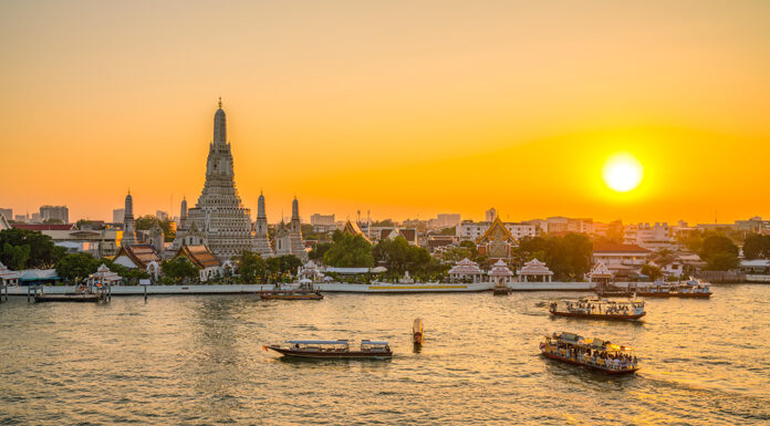 Lavish Escapes: How to Make Your Thai Vacation Truly Luxurious Bangkok Wat Arun,Thailand