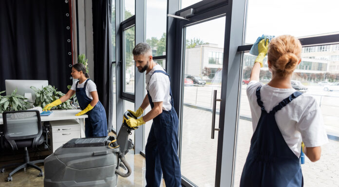 Floor Scrubbers 101 – Everything You Need to Know Floor Scrubber. Photo by Lightfield Studios via adobe