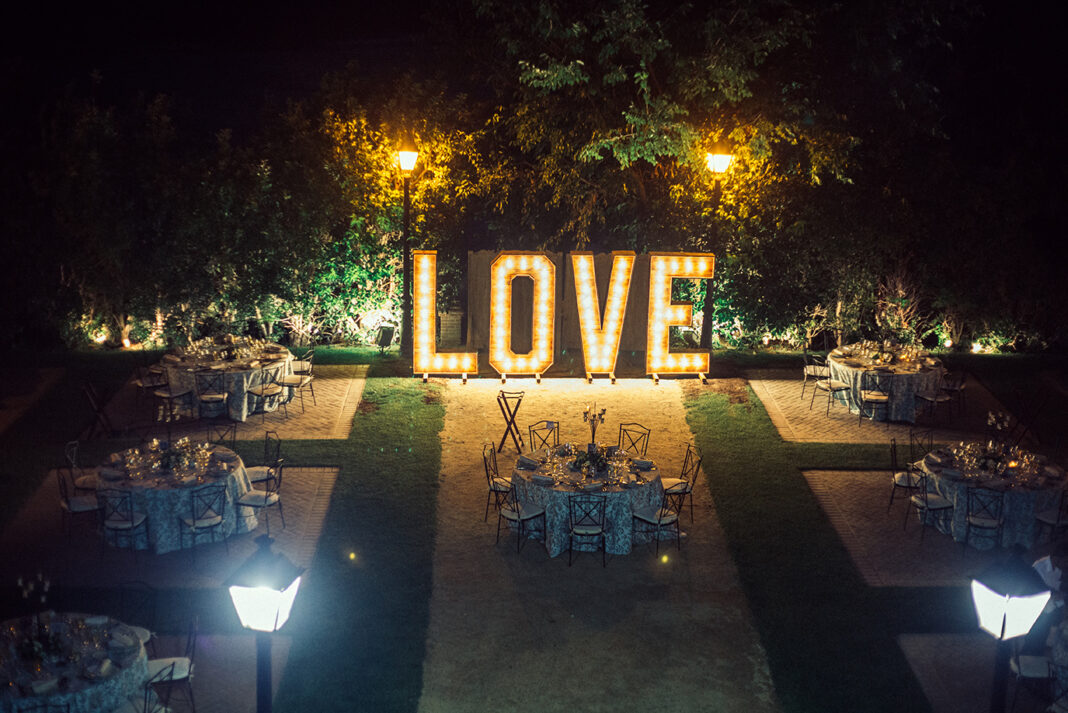 Romantic Ambiance. Photo by Alba via adobe