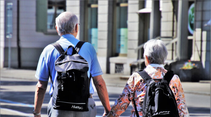 Ensuring Quality Care for Seniors from Afar: A Guide for Families Ensuring quality care for seniors. Photo by Pasja 1000 via pixabay