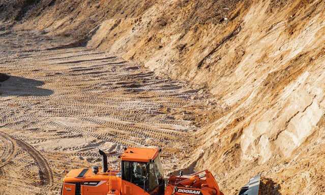 Practical Insights for Enhancing Excavation Performance in Construction Projects Excavating performance. Photo by Travis Rupert via pexels