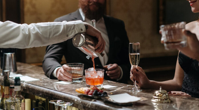 Is Your Hotel’s Ice Service Costing You More? Here’s How to Optimize Ice Cervice. Photo by Pavel Danilyuk from pexels