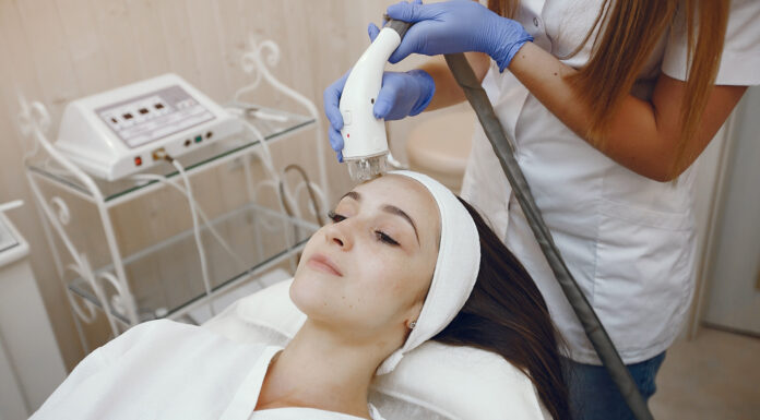 Non-Invasive Solutions to Refresh and Rejuvenate Your Appearance Non-Invasive treatment. Image by prostooleh on Freepik