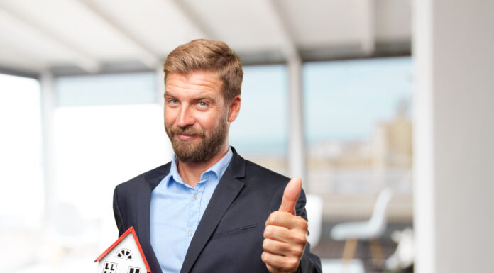 How a Property Manager Can Maximize Your Rental Income Property Manager. Photo by kues1 on Freepik