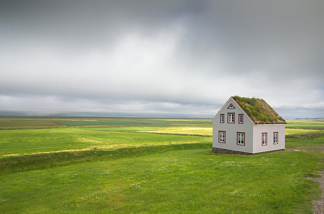 Selling Your House Quickly Strategies. Photo by Piet van de Wiel from pixabay