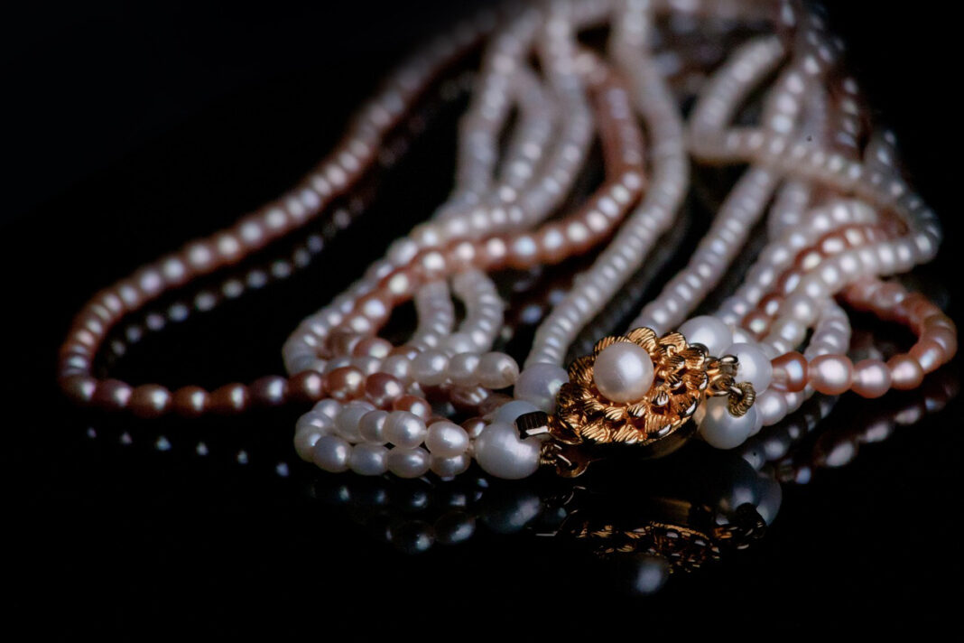 Taking care of your precious jewelry. Image by Christine Sponchia from Pixabay