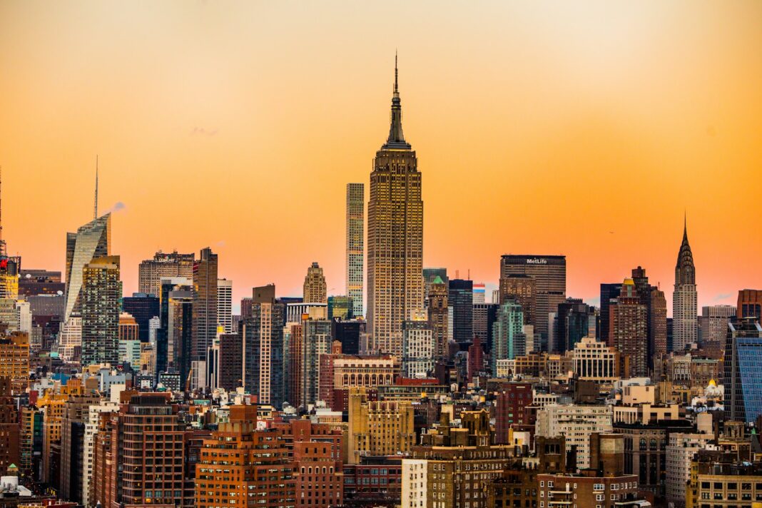 Best Time to Move out of New York City. Photo by Michael Discenza on unsplash