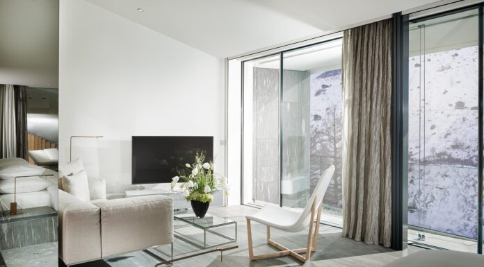 How to Create a Cozy Living Space on a Budget Creating a cozy living space at home. Image by u_bgvnn9wq2r from pixabay