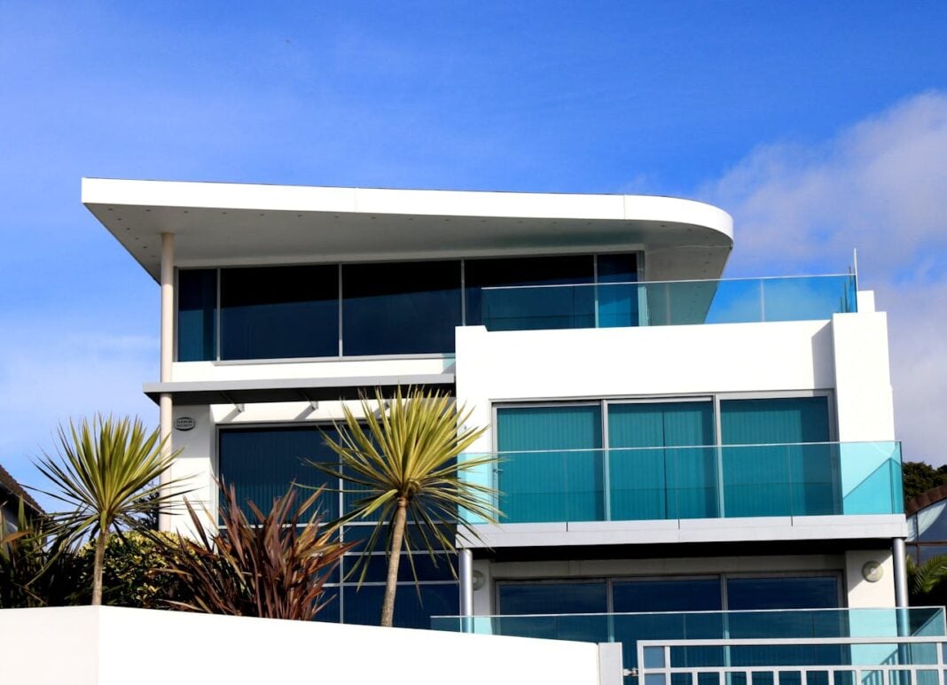 Flipping Your new luxury pad. Image by Expect Best via pexels