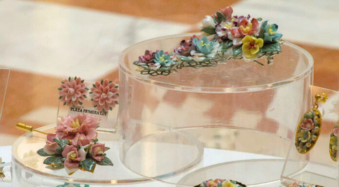 Decorative vs Functional Crystalware Decorative Crystalwaare. Photo by Alejandro Hikari via unsplash