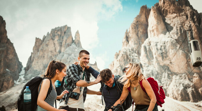 Discover The Perfect Getaway: A Travel Guide to Make The Most of Your Trip Travel Guide for you and your friends. Photo by Felix Rostig via unsplash