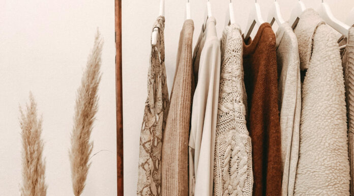 Luxury Looks for Less: Timing Your Splurge Luxury looks for the diva in you. Photo by Alyssa Strohmann via unsplash