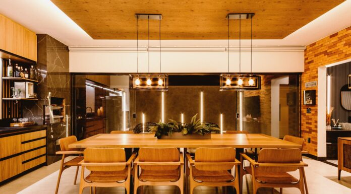 How Extendable Dining Tables Save Floor Space Without Compromise beautiful extendable table for the family. Photo by Jonathan Borba on unsplash