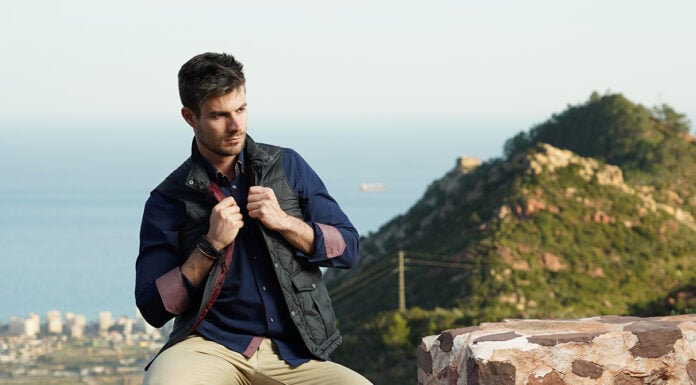5 Casual Pants Every Man Should Own and How to Style Them men wearing casual pants. Photo by freepik