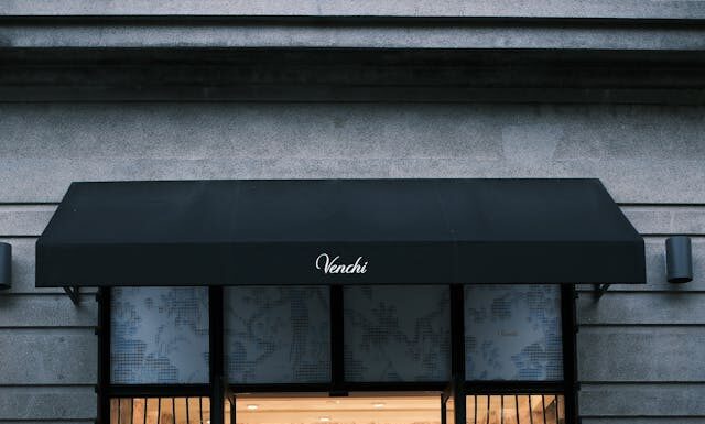 The Best Retractable Awning Fabrics for Houston’s Humid Climate retractable awning fabrics. Photo via pexels by dafydd hu