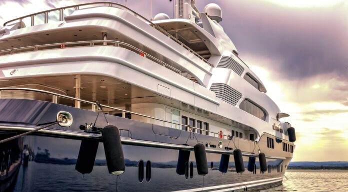 Beyond the Horizon: The New Era of Luxury Yachting Beautiful Yacht. Image by Peter H from Pixabay