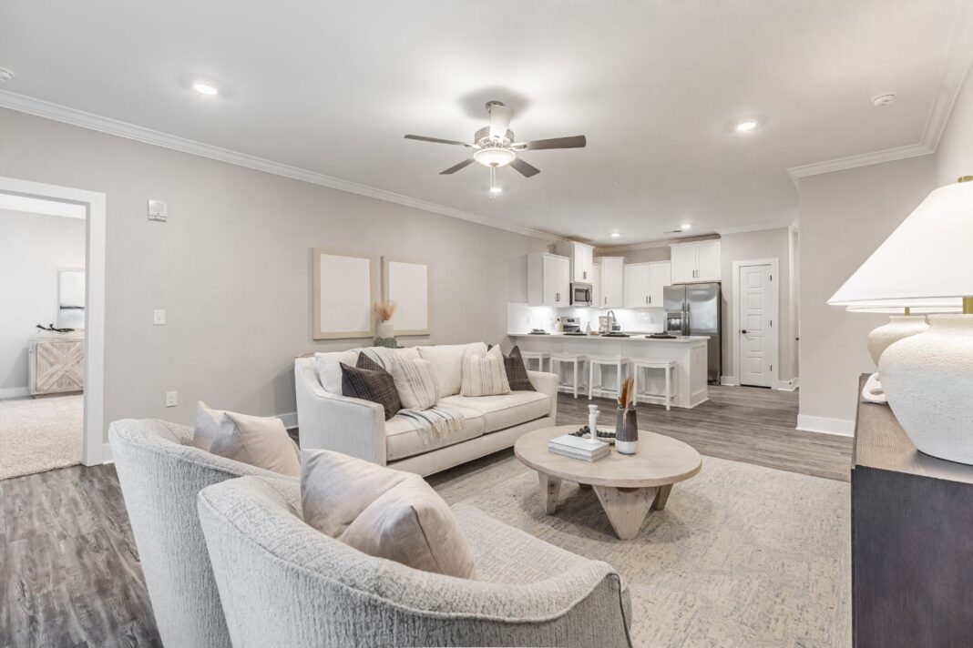 Bella Homes kitchen + family room