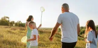 Best Family Activity to spend time together. Photo by Kateryna Hliznitsova via unsplash