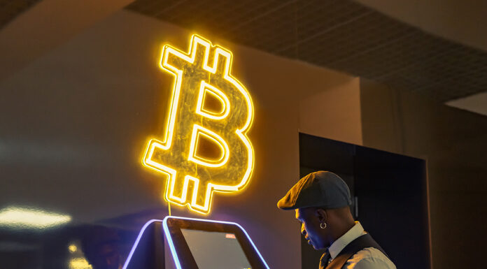 How to use a Bitcoin ATM: A short beginner’s Guide to Crypto Machines Bitcoin ATM. Photo by Ezequiel Martinez via adobe
